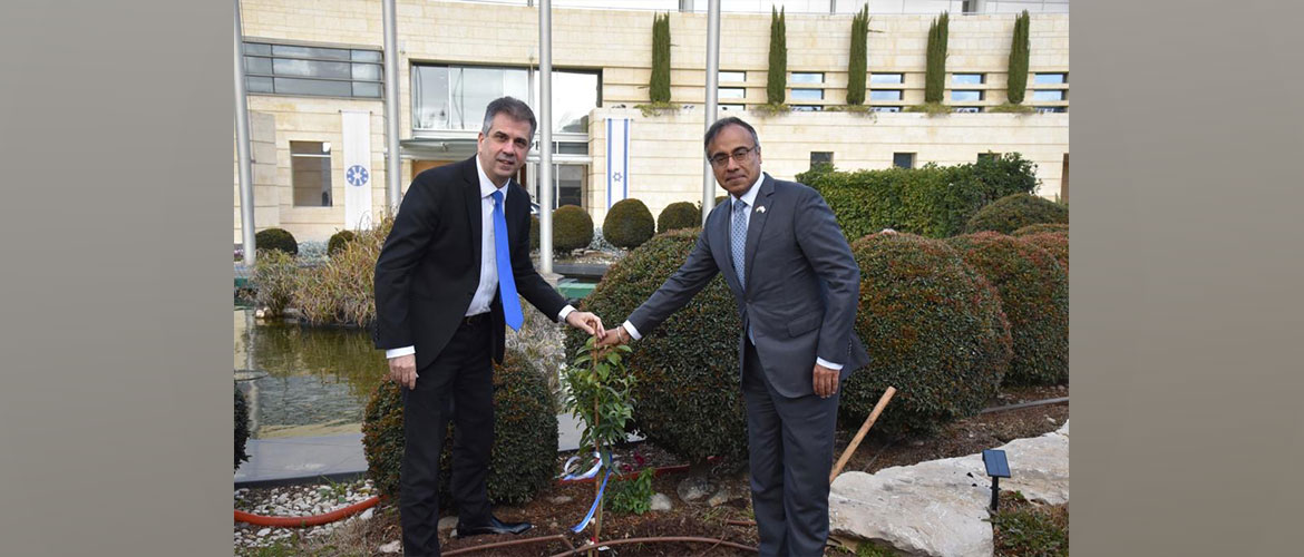  On Tu BiShvat, Ambassador and Israeli Foreign Minister planted a tree at the Ministry of Foreign Affairs, Jerusalem.