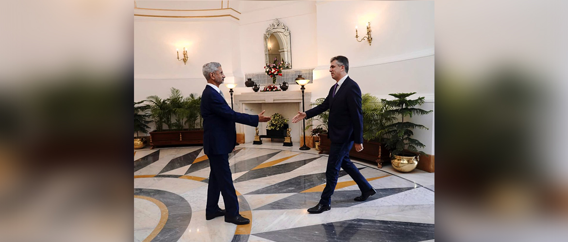  Israel's Foreign Minister arrived in India on his first official visit.